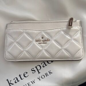 kate spade Quilted White Leather Zip wallet WLRU6343